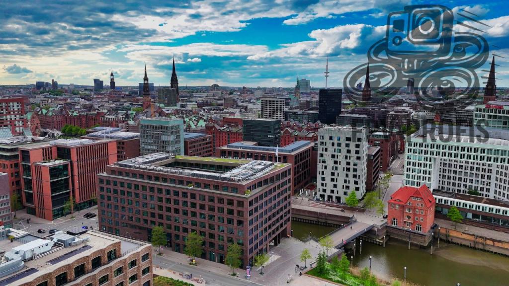 Drohnenaufnahmen Hamburg: Luftbild des RTL-Gebäudes an der Elbe